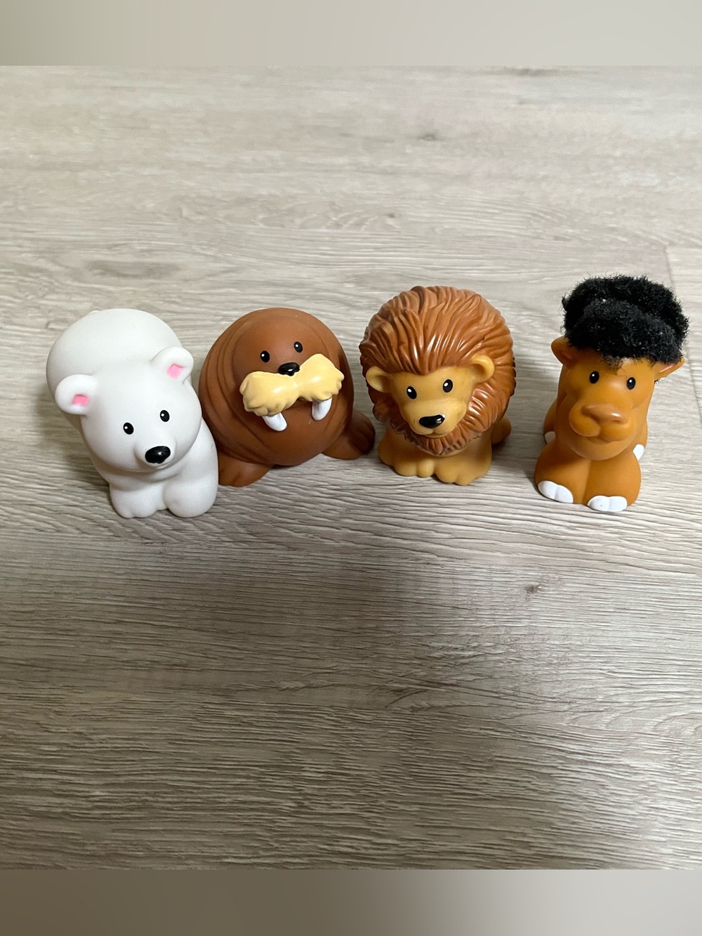 Fisher-Price Little People Animal Figures Lot of 4 Camel Polar Bear Walrus Lion